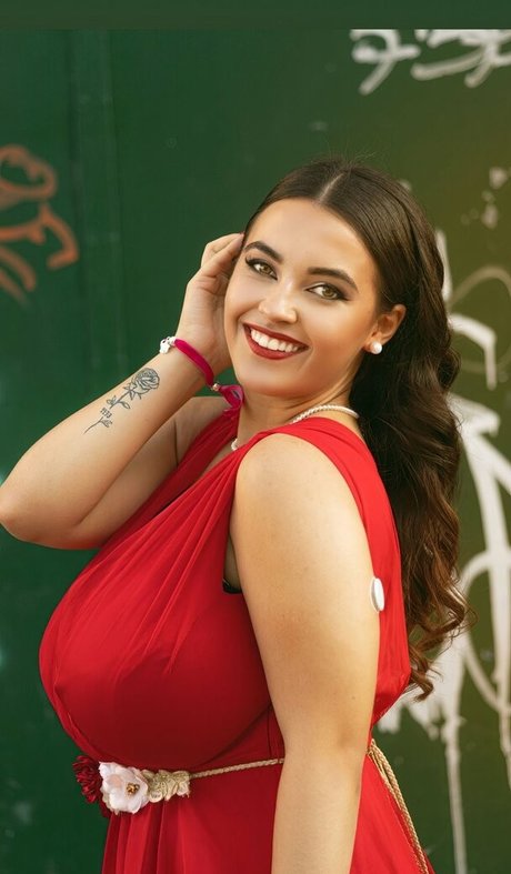 Anneris セクシーモデル 画像