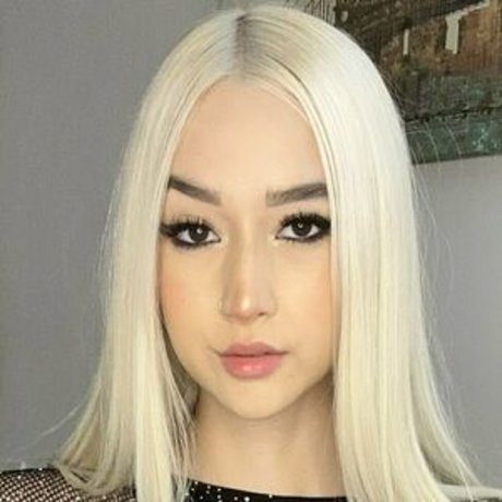 アウトドア 熟女 オンリーファンズ セクシー裸 画像