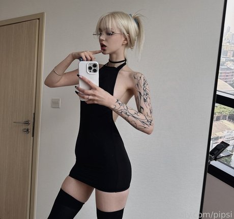 pipsi ヌードのポルノスター ギャラリー