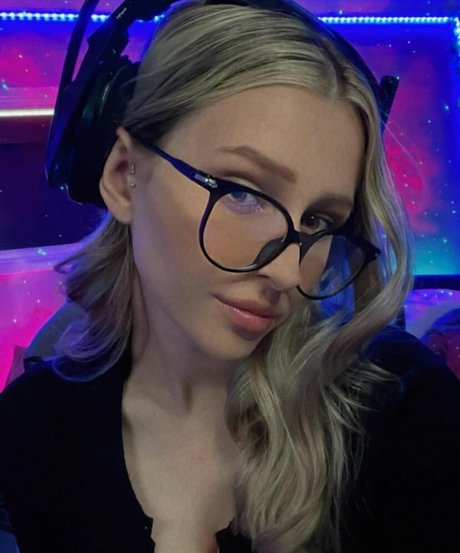 Cobyymj アダルトモデル 画像