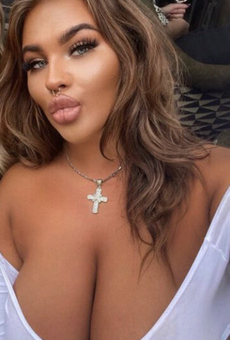 Nicole Barker ポルノモデル 写真