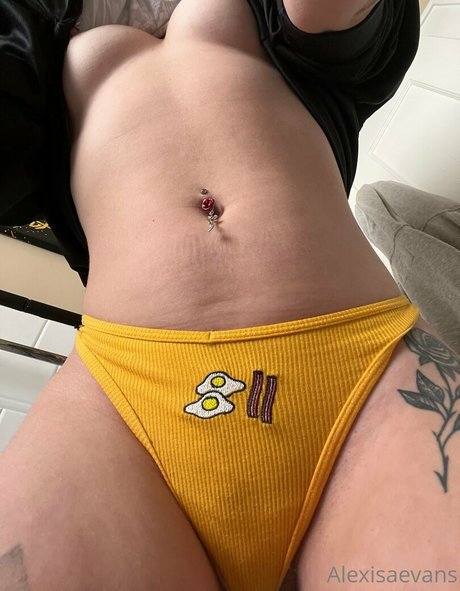 Alexisaevens セックスモデル 写真