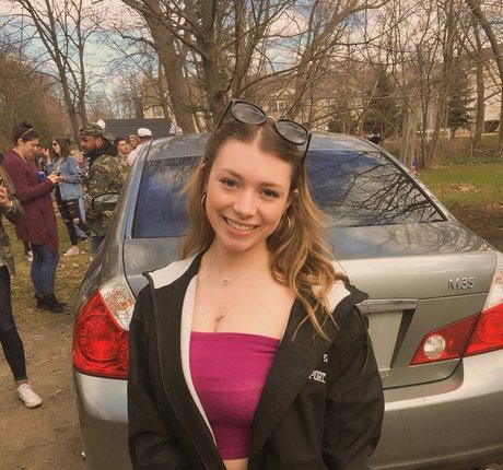 Sara Brooks 写真集