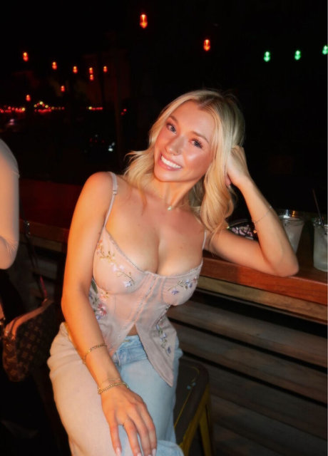 Sara Brooks 素敵なモデル 画像