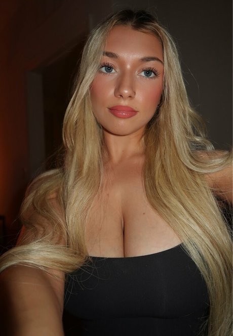 Sara Brooks HDポルノスター 画像