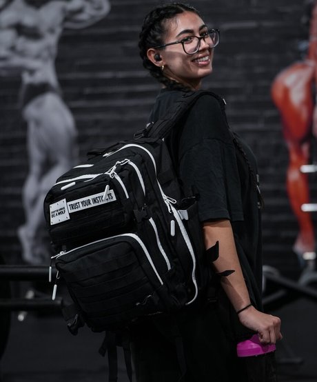 曲線美のランジェリーオンリーファンズ ホットセクシー 写真