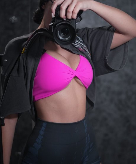 flexwness エロティックなポルノスター 写真