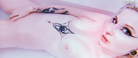 Miss Snow ヌードモデル 写真