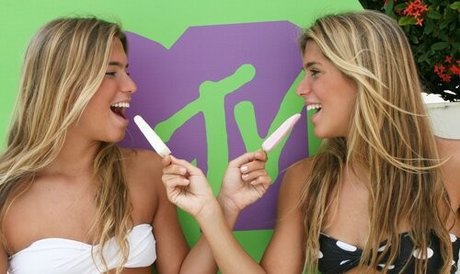 Bie Branca Feres ヌードスター 写真