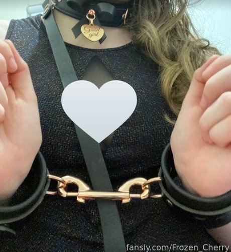 Frozen Cherry ポルノスター 素敵 画像