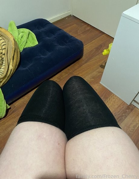 小さなおっぱいオンリーファンズ 無料ポルノ ギャラリー