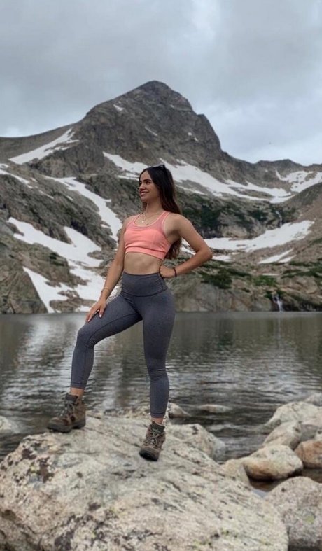 レズビアンマッサージオンリーファンズ エロチック 写真