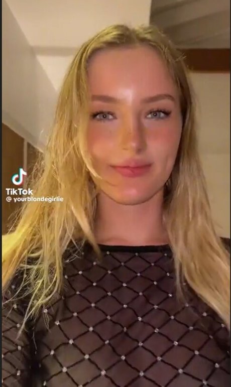 スキニーモデルオンリーファンズ アートヌード 写真