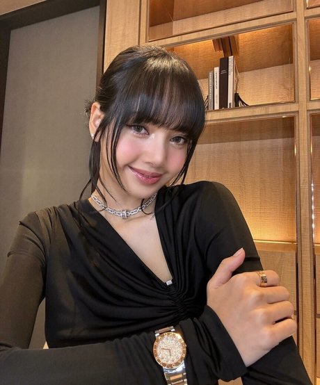 Lisa Blackpink 裸のポルノスター ギャラリー