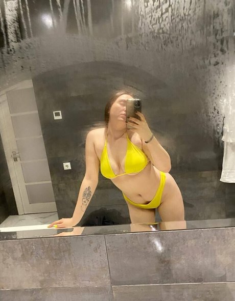 dari toxic ヌードスター 写真