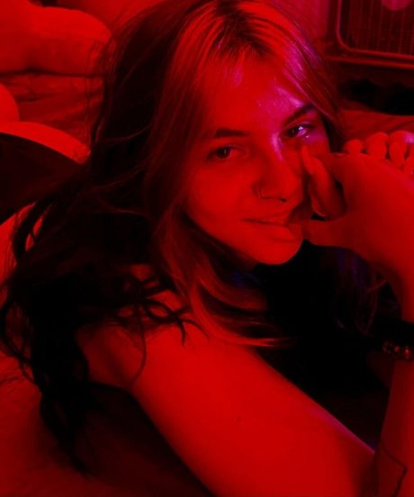 moneymoves0 ポルノモデル 写真