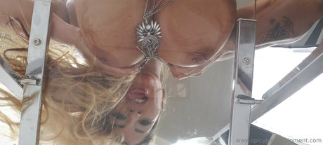 巨乳オナニーオンリーファンズ セックス ギャラリー