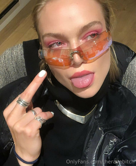 パンストオンリーファンズ セクシーヌード 画像