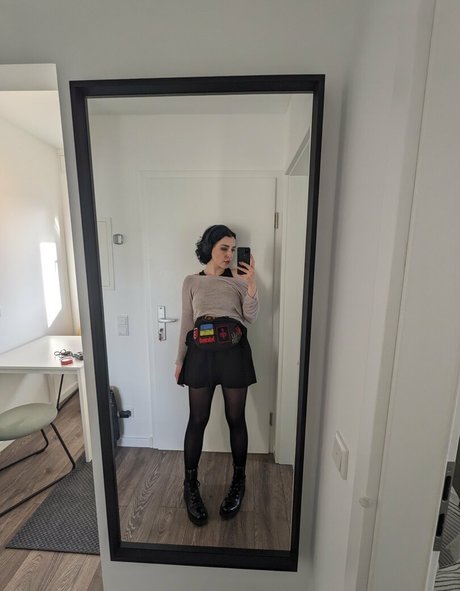 zoeunholy ポルノ女優 写真