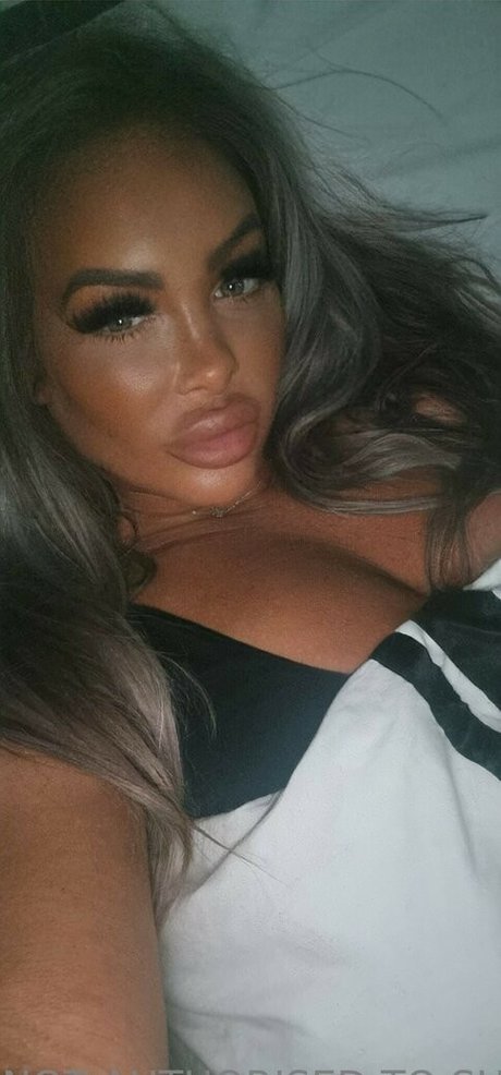 タトゥーオンリーファン セクシー 写真