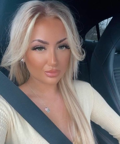 Lily Mcalpine セクシーなポルノスター 写真