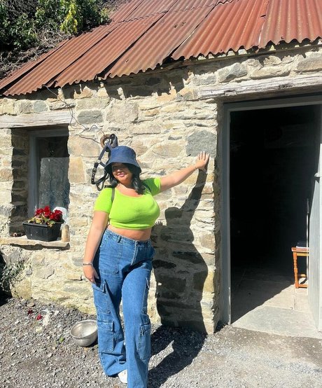 caravernon 完璧なモデル アーカイブ