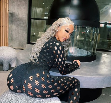 カウガール POV オンリーファンズ 素敵 ギャラリー