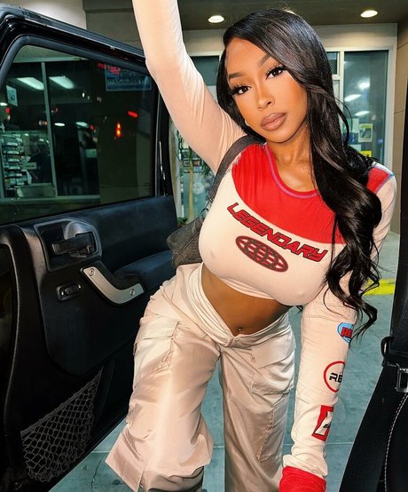 viandradunn 女優 ギャラリー