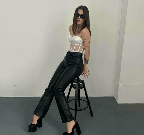 isabelaevans 最高のポルノスター アーカイブ