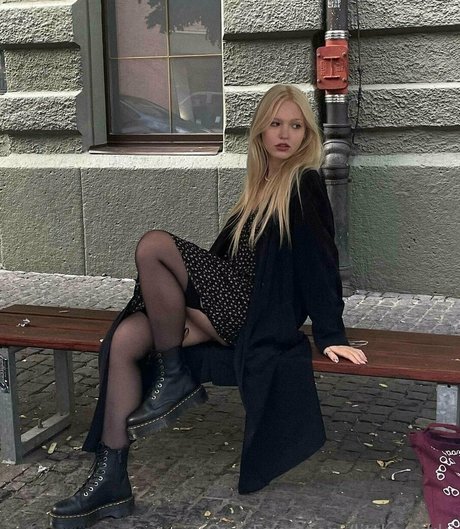 little vikki ホットなポルノスター 写真