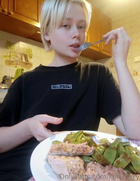 kellyfairy セクシーなスター 画像