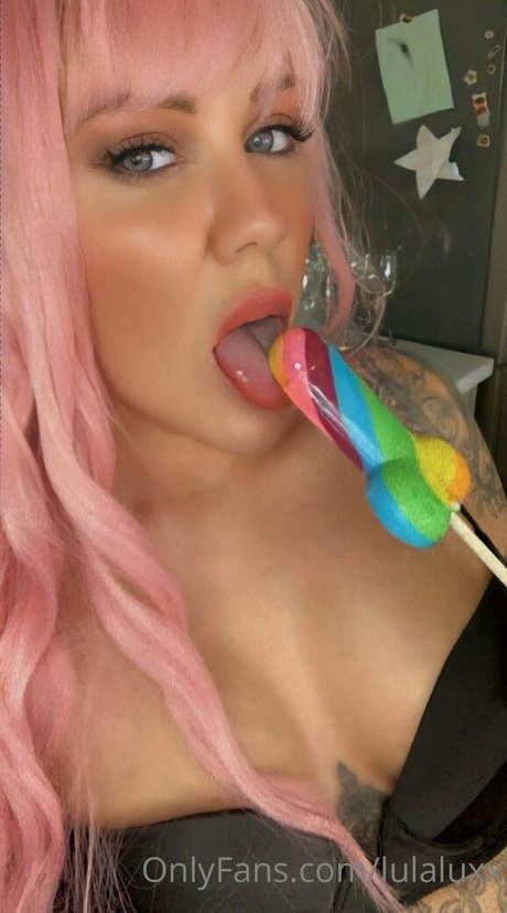 lulaluxx ポルノスター 写真