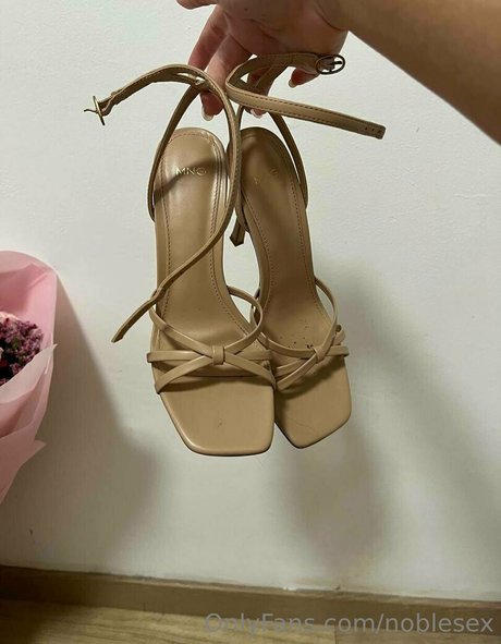 大学のアジア人オンリーファンズ ホットセクシー 画像