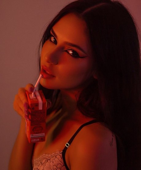 Poliana Arapiraca ポルノスター 裸 画像