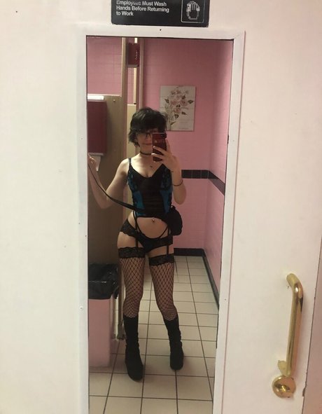 アラブ人妻オンリーファンズ 可愛い 画像