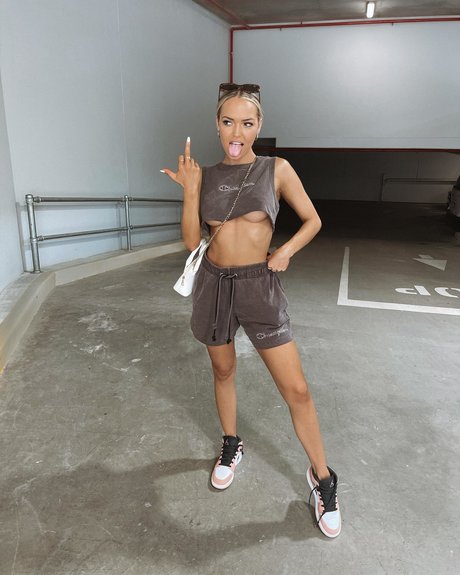 Tahlia Skaines スターセックス 写真