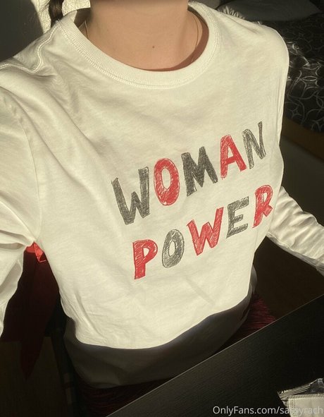 セクシーなブルネットのオンリーファンズ セクシーヌード アーカイブ