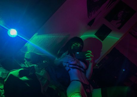 sthenobites ヌードスター 写真