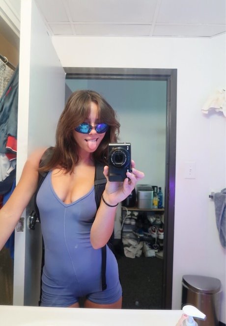 holydope 裸のポルノスター 写真