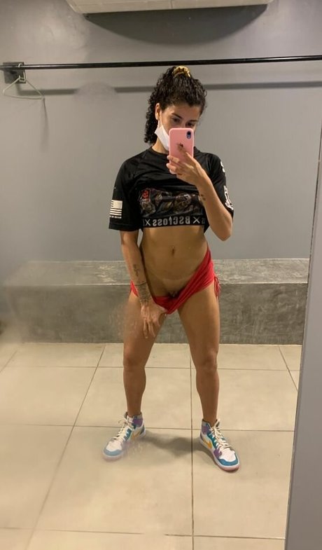 Arlequina69 モデル 写真