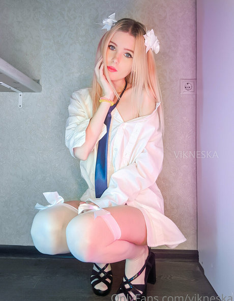 Vikneska ポルノスター エロティック 画像