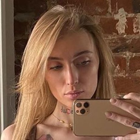 prekvrti 裸のポルノスター ギャラリー