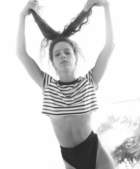 Daniel Shtaiman セクシー女優 写真