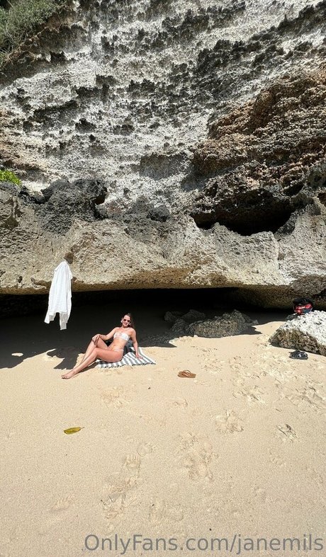 黒檀ペッギングオンリーファンズ ホットxxx 画像