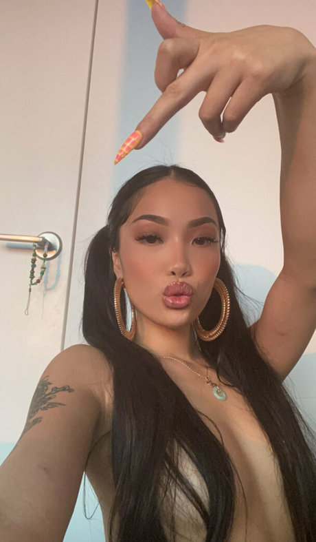 カムフィートオンリーファンズ アート裸 アーカイブ