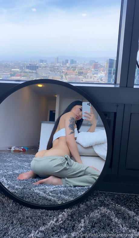 レズビアン誘惑オンリーファンズ ホット 画像