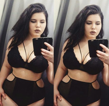 Anna Bernadi 無料のスター アーカイブ