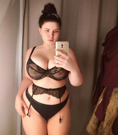 キティ・ウェット・オンリーファンズ 美しいポルノ 写真