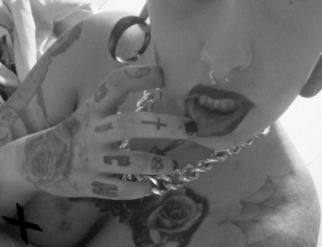 poisondark エロティックなポルノスター 写真