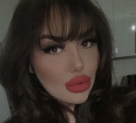 ElleHutchx セクシー女優 アーカイブ